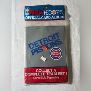 VINTAGE 1990‎ DETROIT PISTONS NBA HOOPS OFFICIAL CARD ALBUM.  NEW OLD STOCK